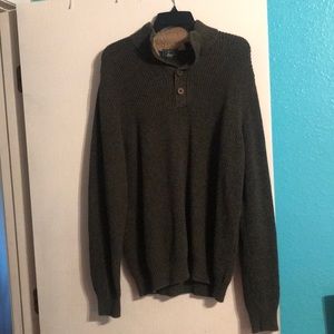 Men’s green 1/4 button sweater